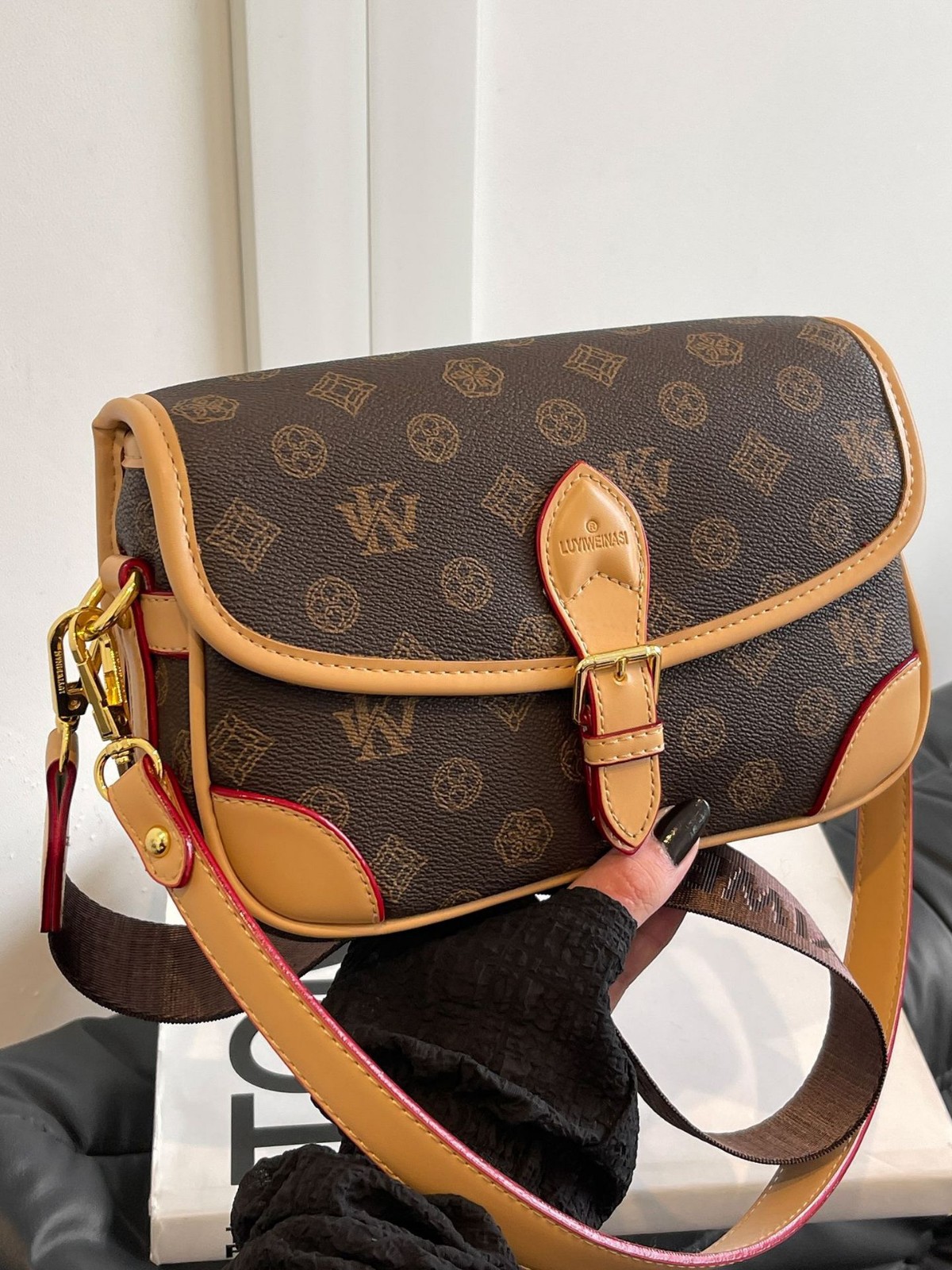 Free shipping Designer bag Plaid tote bag women bag shoulder bag crossbody bag versatile large capacity handbag Breathable