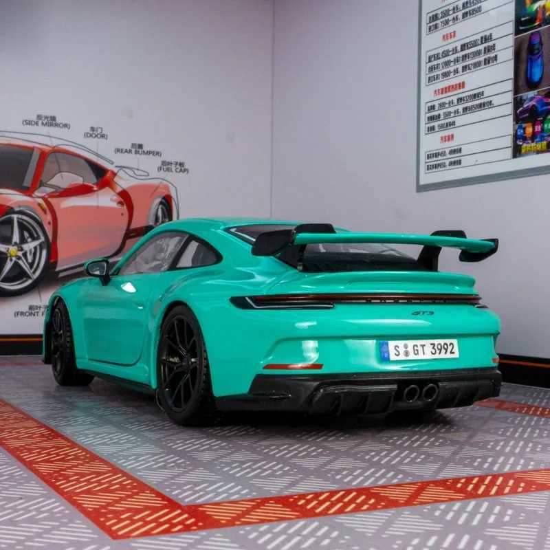 Bburago 124 Porsche 911 GT3 Alloy Luxury Vehicle Sports Car Model Suitable for Collection and Can Be Given A Gift To Children J251129