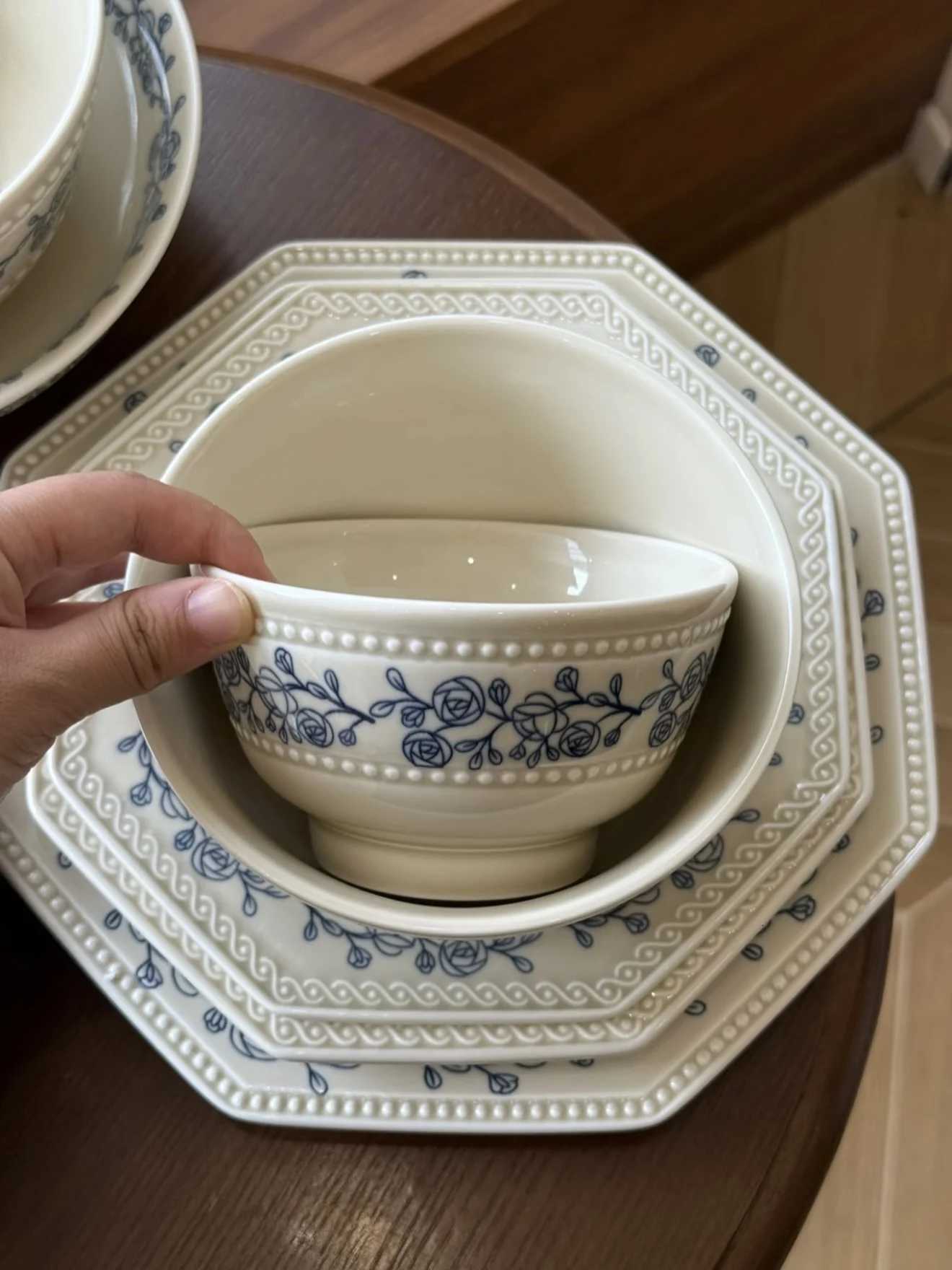 Luxury French Retro Ceramic Tableware Set Daily Household High Quality Fruit Plates Simple Daily Household Breakfast Milk Bowl Y251129