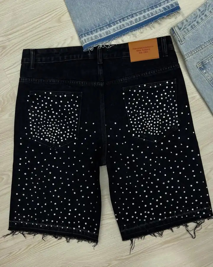 Streetwear Vintage Cross Rhinestone Sequin Denim Shorts Y2K Mens Womens Vintage Washed Baggy Casual Shorts Over The Knee Pants 251128