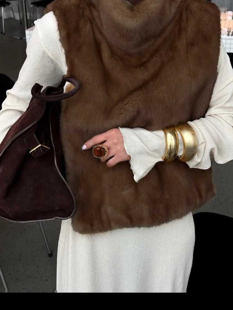 Women Solid Faux Fur Vest Crop Top Fashion Turtleneck Fluffy Short Tank Tops 2025 Winter Female Elegant Sleeveless Jacket CoatT251129