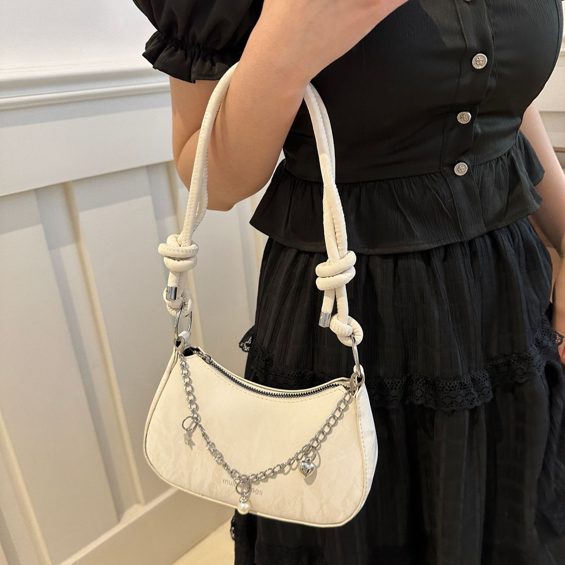 Free shipping 2025 new versatile women's bag, exquisite and stylish chain solid color, casual, simple and fashionable women's single-shoulde