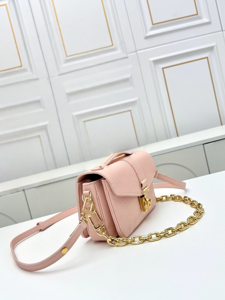 chenLU000049 Spacious Chenlu Trekking Bag - Lightweight Portability Perfect For Exploring Outdoors