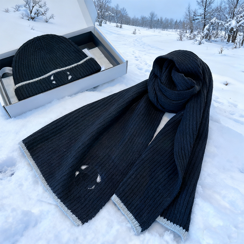 Winter scarf and hats outdoor warmth designer, men and women gloves fashionable wool knitted quality scarves hats set Christmas gift