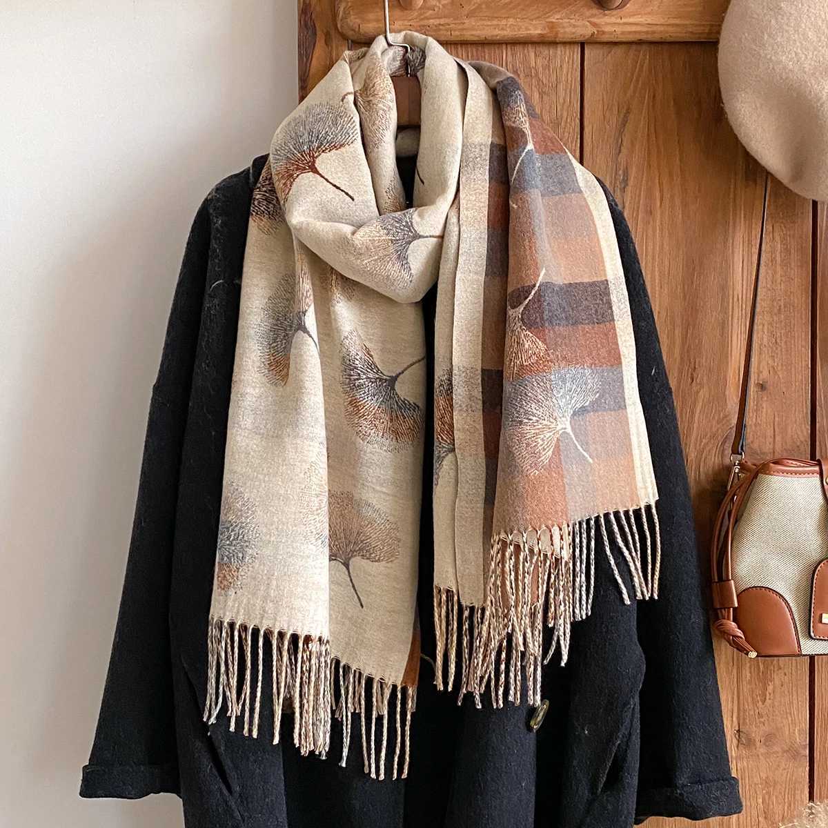 New Brand Elegance Double-sided Print Scarf Soft Warm Long Tassel Shawl Autumn and Winter Coldproof Windproof BlanketJ251129