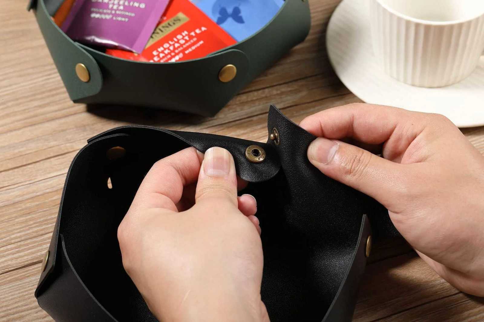 Leather Cosmetic Key Wholesale Jewelry Storage Box for Home Living Room Portable Luxury Storage Box Y251129