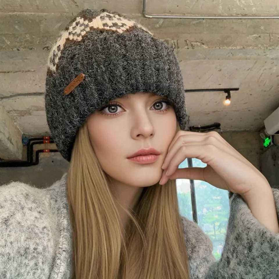 Unisex Fair Isle Style Slouchy Winter Hats Fashion Couple Beanies Casual Rhomb Pattern Decor Winter Knitted Hats For Men WomenXJ251129