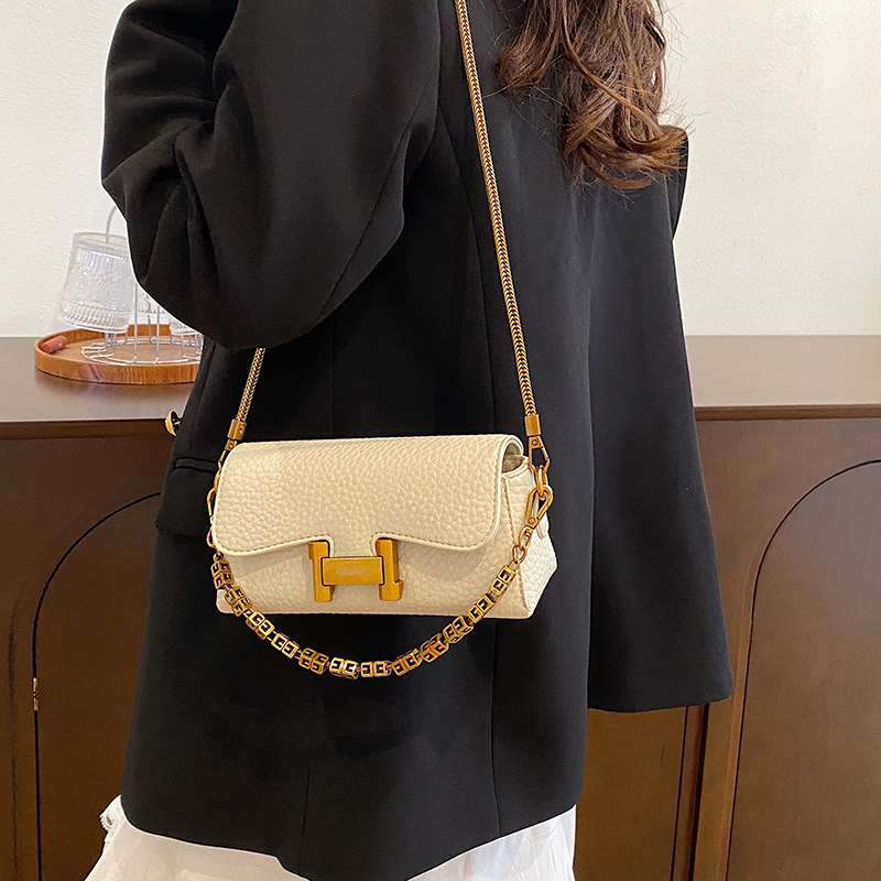 High-quality shoulder luxurious flap crossbody handbag stylish retro baguette premium women luxury chain square casual underarm bag Daily commuting le