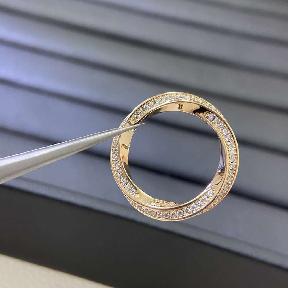 Design a ring New Ring Full Diamond Twisted Flower Couple Ring, niche design, simple temperament ring