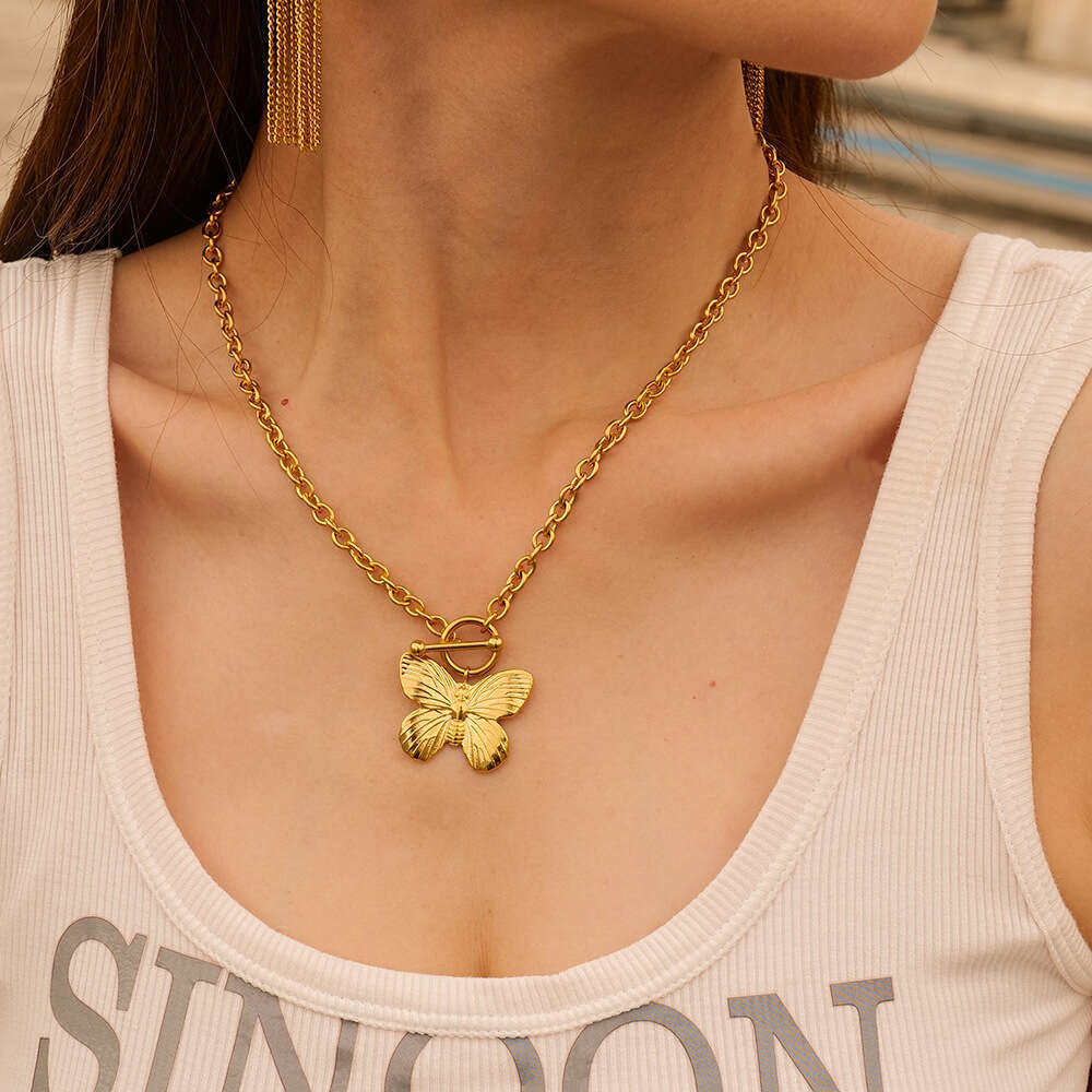 Fashionable Advanced Gold Plated Pendant Jewelry, Light , Small and Popular Butterfly Necklace New Product