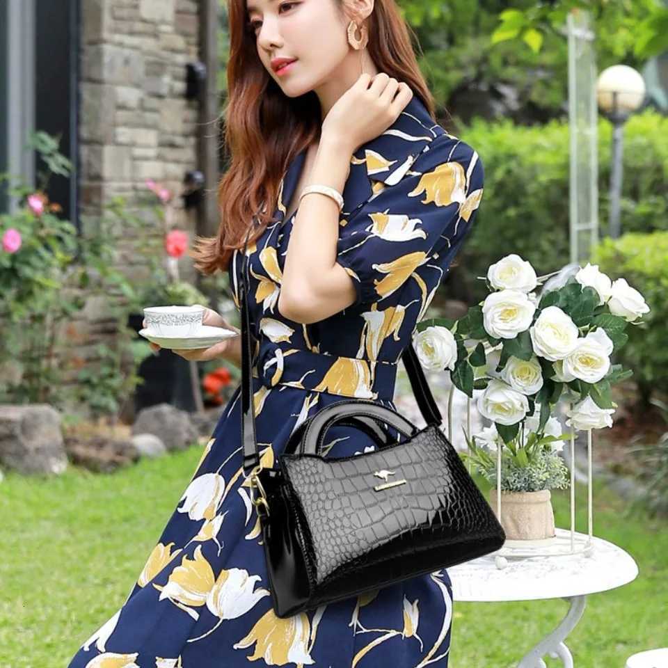 KAIDIFEINIROO Kangaroo Brand Alligator Pu Leather Shoulder Crossbody Bag Clutch Hand Bags for Mother Small Women Handbags New K251128