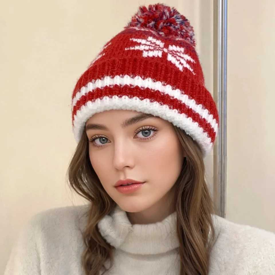 New Style Classic Snow Flake Jacquard Winter Hats Winter Warm Pompoms Beanie For Women Solid Color Winter Knitted HatXJ251129