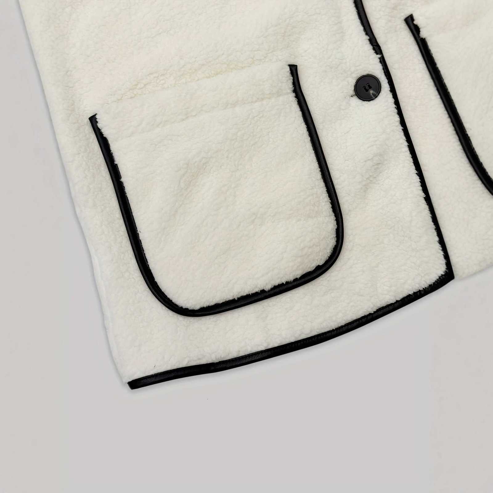 Women Faux Shearling Vest White with Black Piping Sleeveless Warm Winter Outerwear Casual Fashion JacketT251129