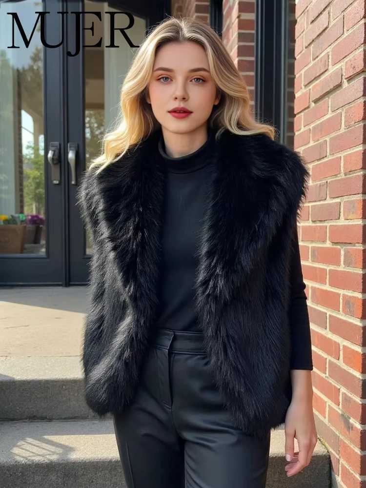 MUJER Faux Fur Sleeveless Vest Women Black Cropped Vests for Women Winter Womens Warm Vest Fashion Waistcoat Padded Vest WomanT251129