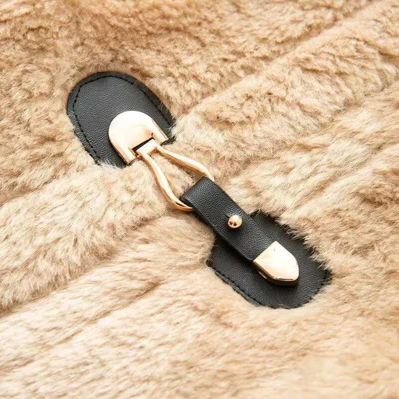 CharmChant Cropped Hooded Fleece Vests Woman Trend 2025 Winter New in Outerwear Sleeveless Cardigan Waistcoat Fur Coat WomenT251129