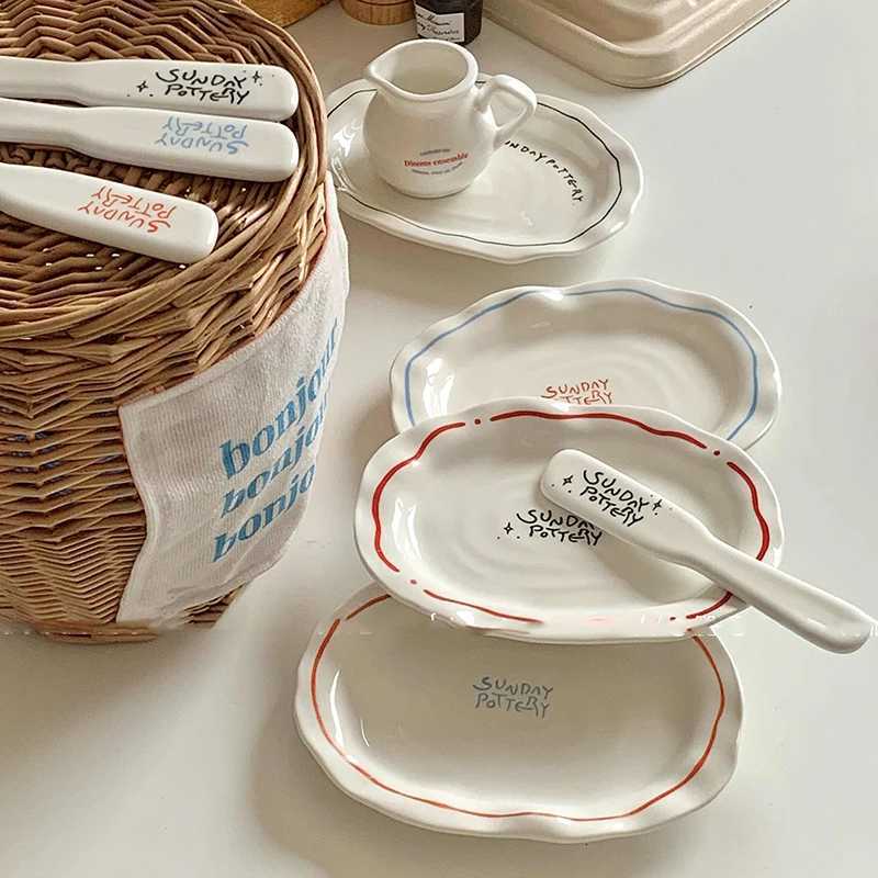 Luxury Ceramic Oval Dessert Plate Irregar Retro Letter Print Pastry Disc Butter Knife Korean Breakfast Plate Tableware Y251129