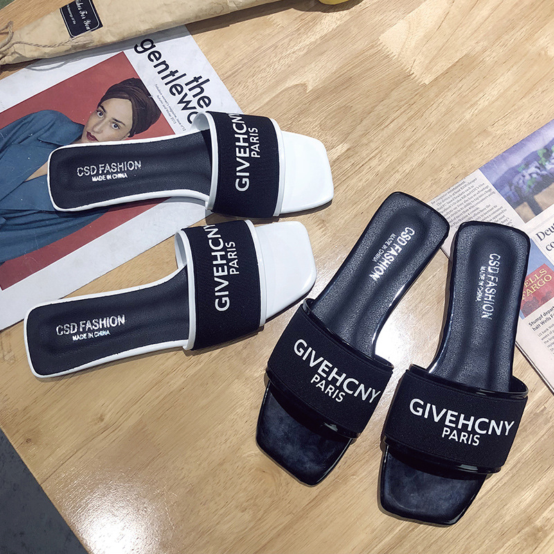 Free shipping designer women's summer new Korean-style flat-bottomed flip-flops with a simple style outdoor casual beach flip-flops