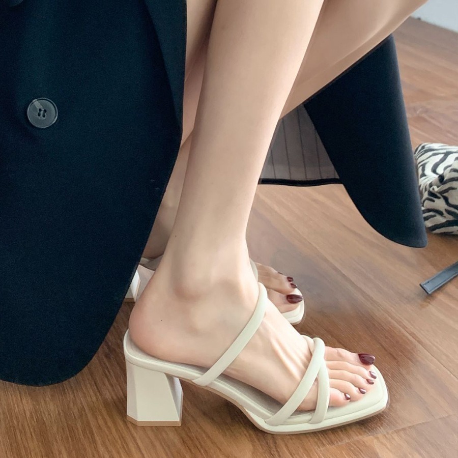 Non tiring sandals for womens summer 2024 line with back hollow square toe open toe thick heel high heel slippers 240629