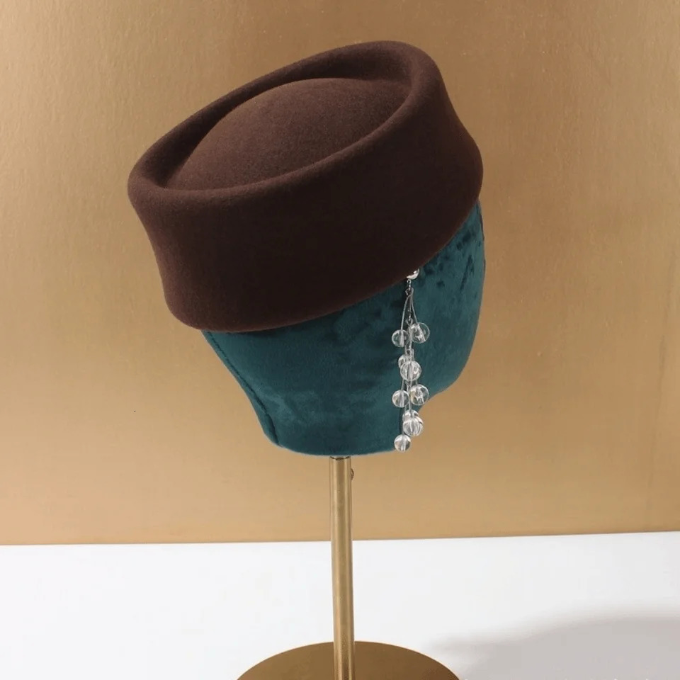 Hard Top Wool Felt Berets Concave Top British Retro Vintage Fedoras Hats Wedding Fascinator Hats Formal Events 251228