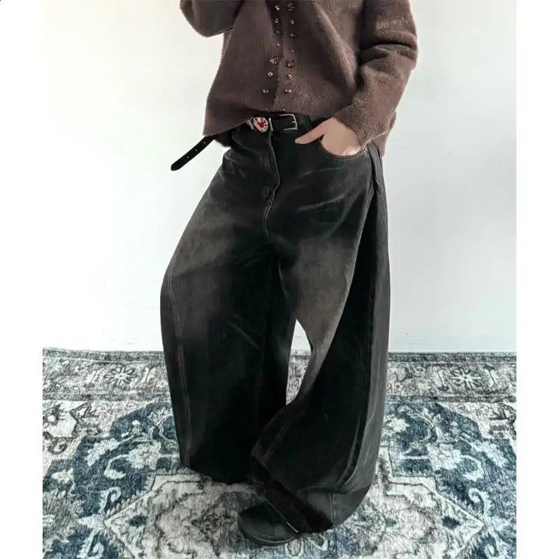 Spring and summer fashionable straight leg wash jeans suitable for American couples personalized loose retro casual pants 250423