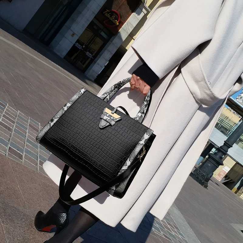 Luxury Vintage Crocodile Leather Women Tote Designer Handbags Luxury Quality Lady Shoulder Crossbody Bags Fringed Messenger Bag K251128