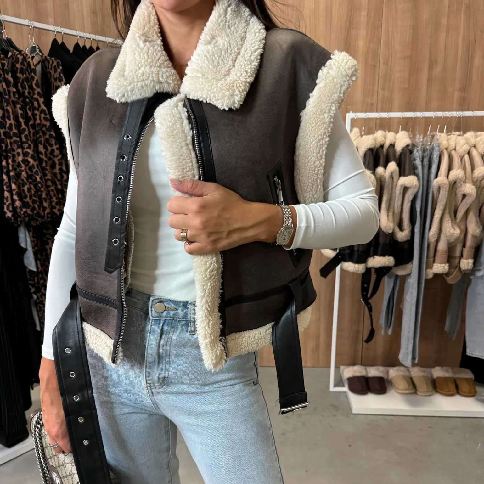 Women Faux Fur Vests Coat Spliced Jacket Zipper Pocket Short Sleeve Turn Down Collar Loose Casual Office Lady 2025 Autumn WinterT251129