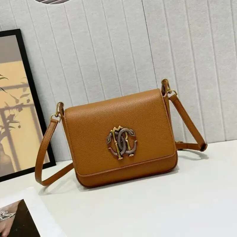 Light Fashion High Quality Classic Solid Color Commuting Versatile Popular Retro Style Ladies Handbag