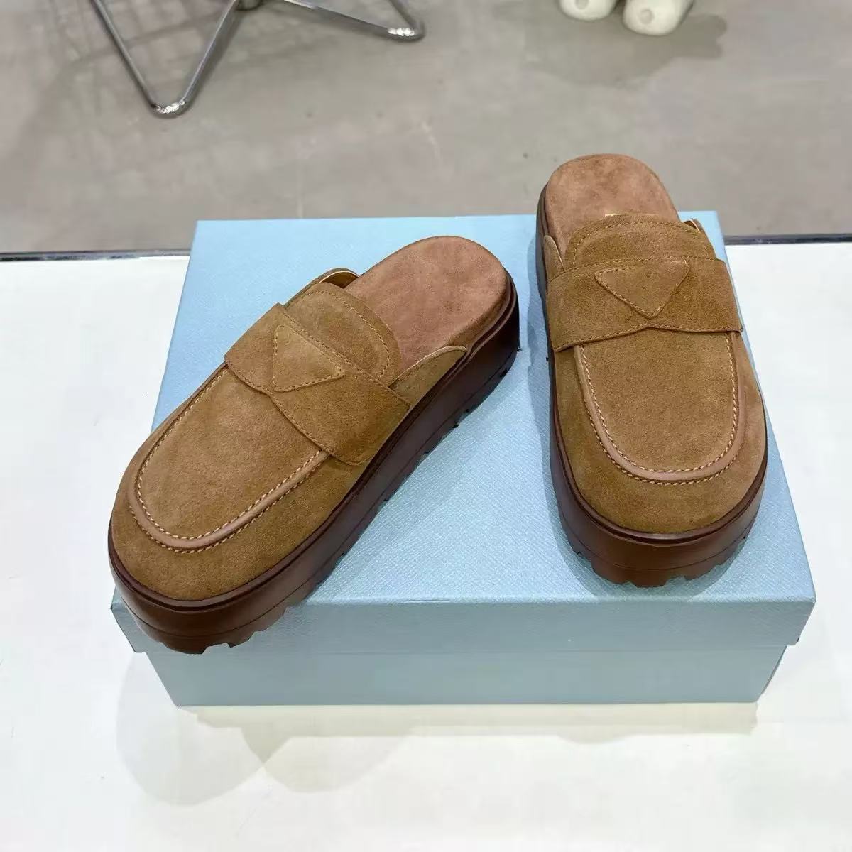 High quality mules Slippers Metal buckle Suede Platform heel mules shoes slipper sandal womens holiday Luxury designer shoes Vacation shoes Factory footwear