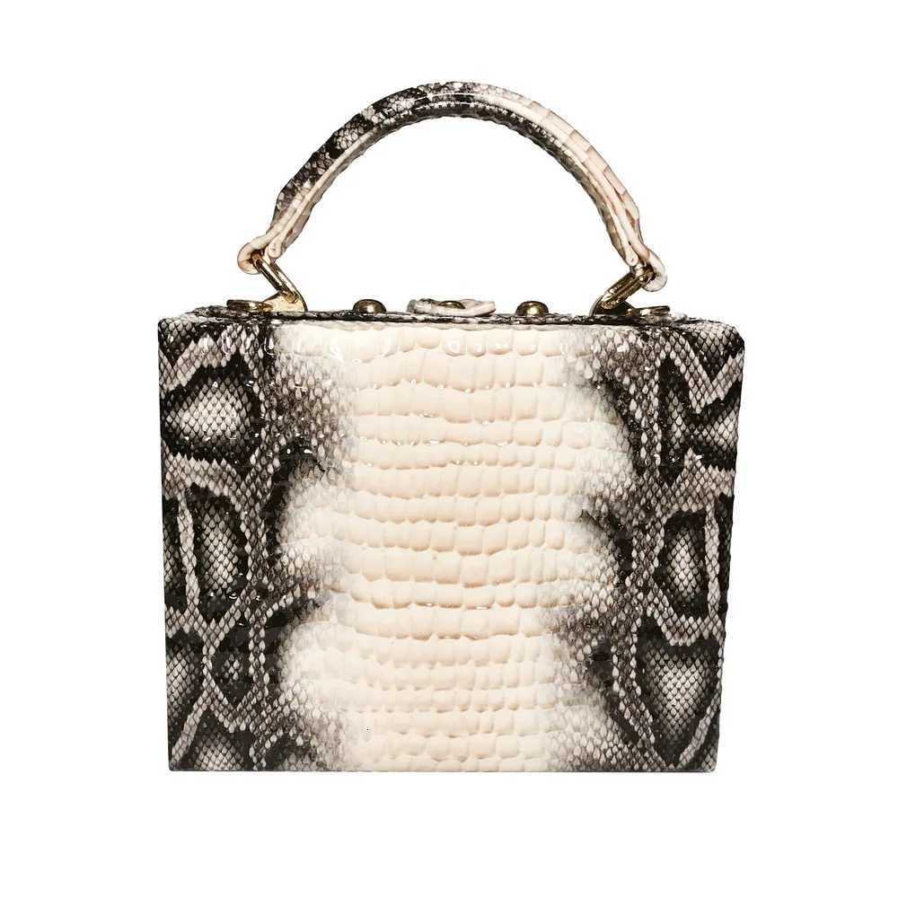 European / American Fashion New High-end Personalized Concave Convex Snake Pattern Embossed Box Shaped Handbag For Women Trendy K251128