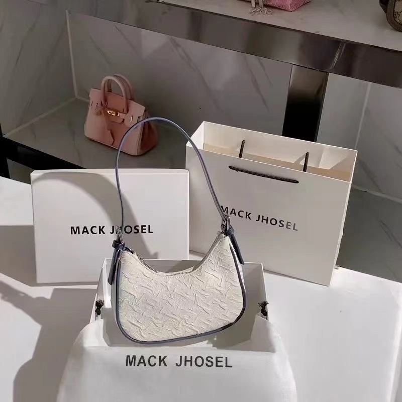 2025 New Designer Bag Hong Kong K High End Fashion This Year's Popular Pleated For Women Xia Xiaozhong Design Crescent Underarm Bag One Shoulder