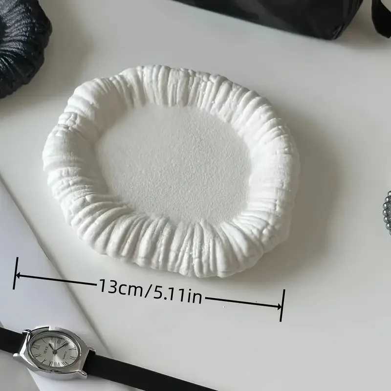 Simple Creative Irregular Ceramic Jewelry Storage Tray Jewelry Earrings Display Desktop Accessories Give Friends Birthday Gifts Y251129