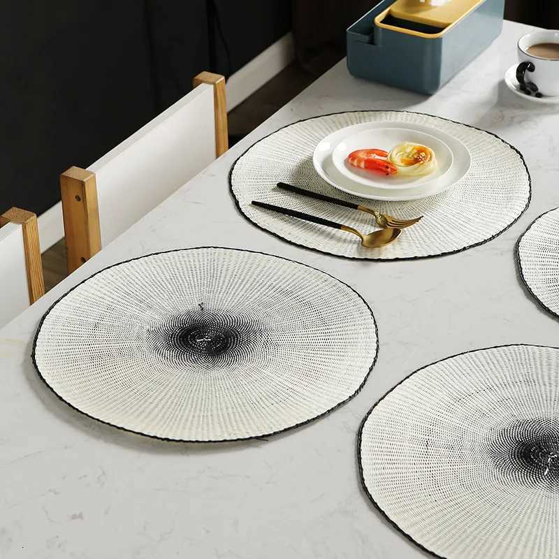 Luxury 2pcs European Style Light Luxury Paper Placemat Coffee Mat Versatile Hotel Decoration Handwoven Western Placemat Y251129
