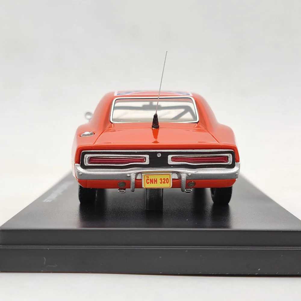 Auto World 143 1969 Charger General Lee Red AWRSS1151 Limited Edition Resin Model Car Collection Toys Gift J251129