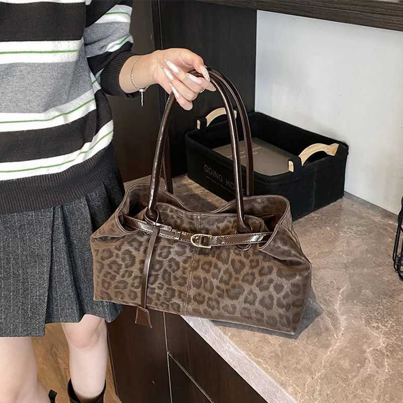 Vintage Leopard Print Tote Bag New Style Versatile Handbag Fashionable Luxury Shoulder Underarm Bag High-quality Suede Women Bag K251128