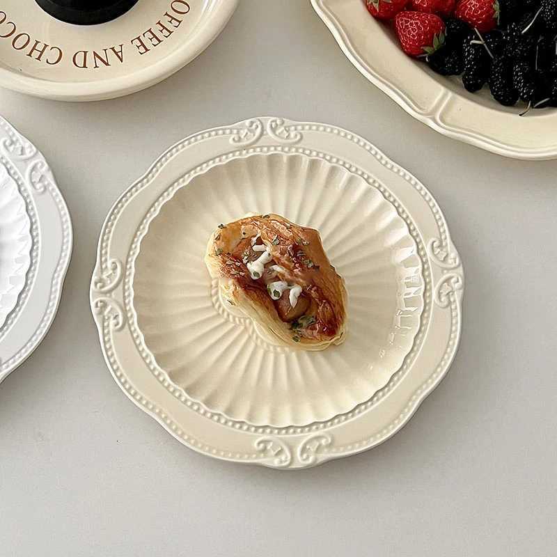 Luxury French Round Dinner Plate Vintage Salad Fruit Plate Western Breakfast Pastry Plate Household Light Luxury Tableware Y251129