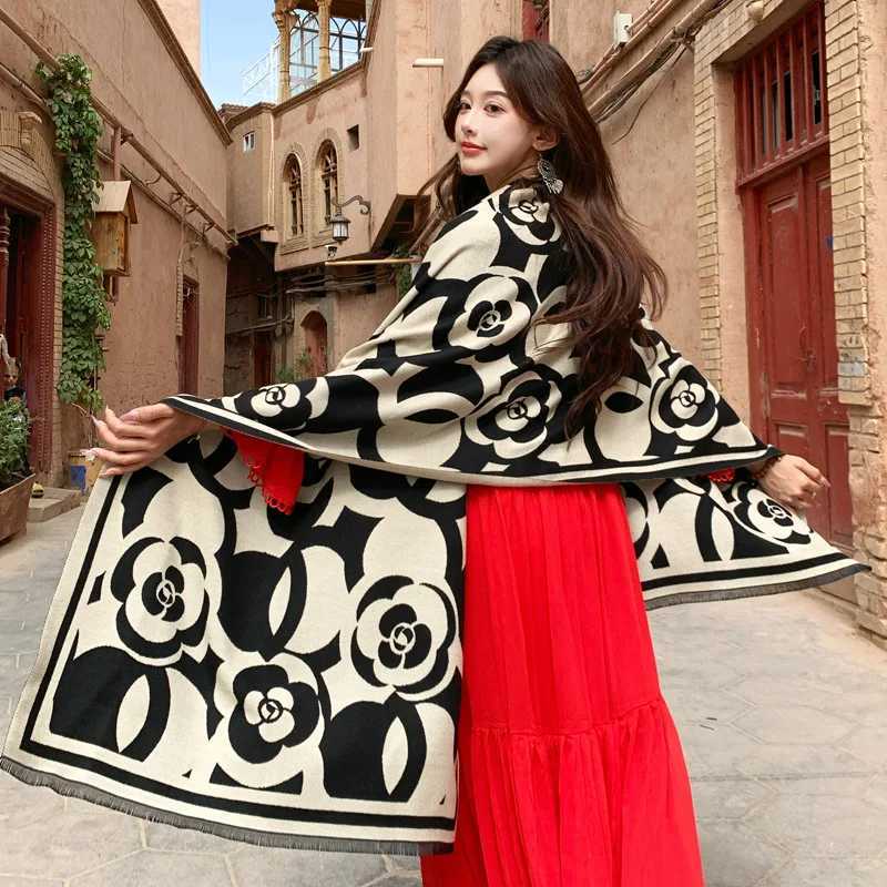 Flower Print Designer Winter Fashion Women Scarf Cashmere Thicken Warm Shawl Scarves Poncho Wrap Ladies Fashion LuxuryJ251129