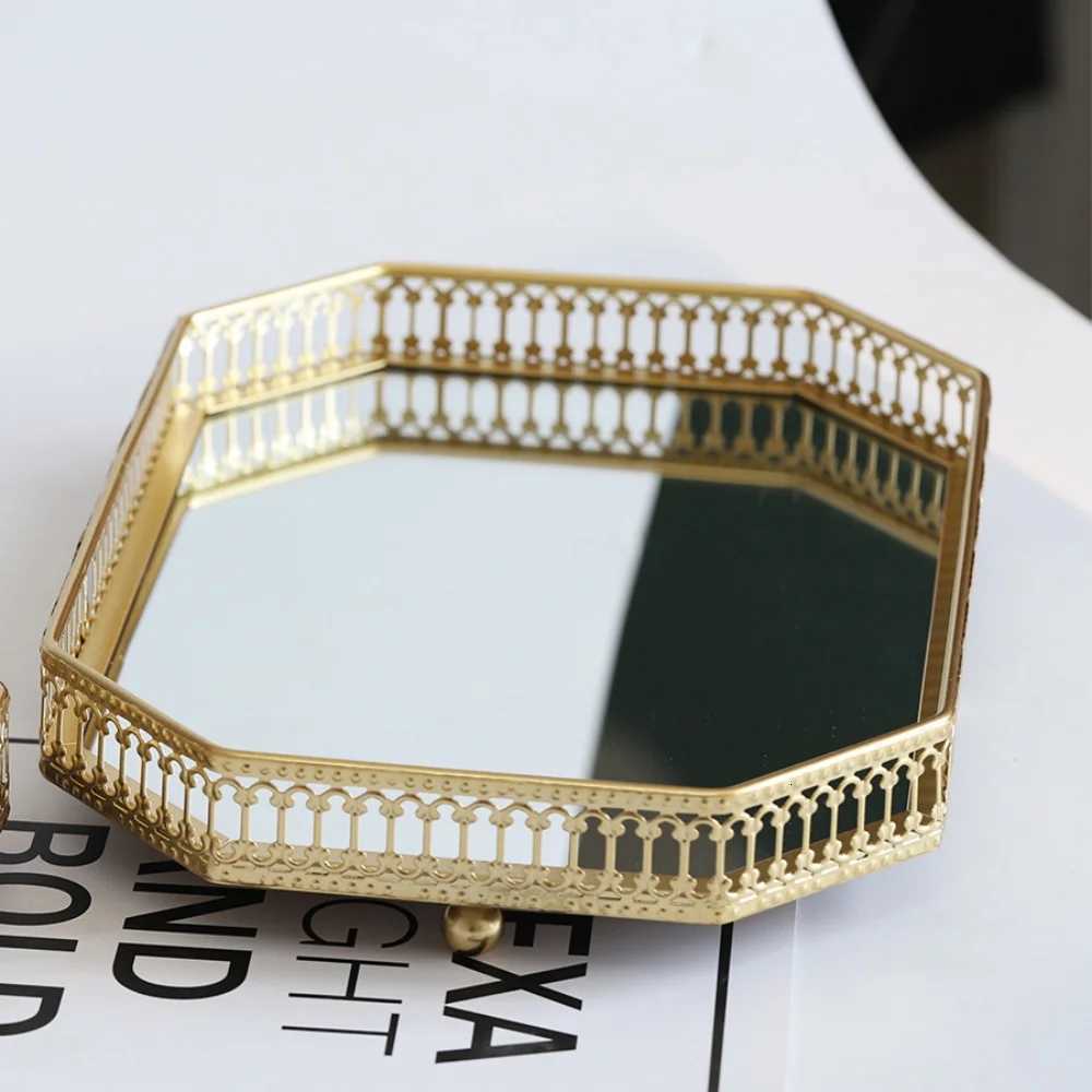 European-style Metal Mirror Rectangular Tray Household Living Room Kitchen with Handle Fruit Tray Tea Tray Ornaments Y251129