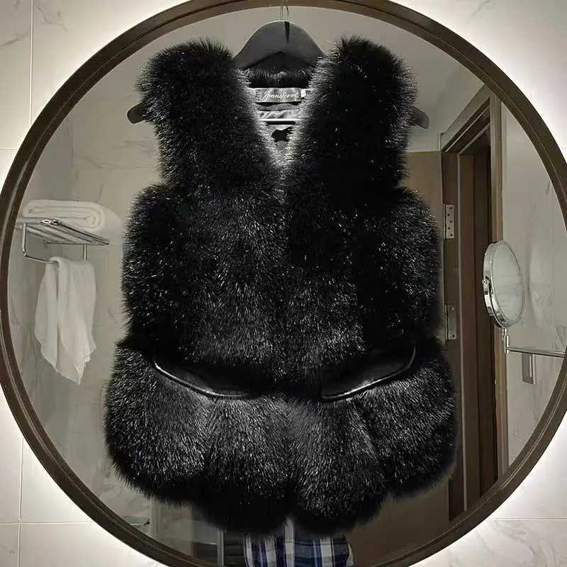 Luxurious Faux Fur Plush Vests Women Loose Sleeveless Waistcoats 2025 New Autumn Winter Female Outwears Lady PU Leather Fur VestT251129