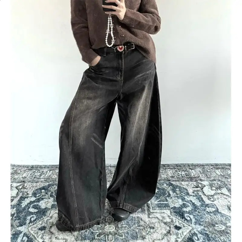 Spring and summer fashionable straight leg wash jeans suitable for American couples personalized loose retro casual pants 250423