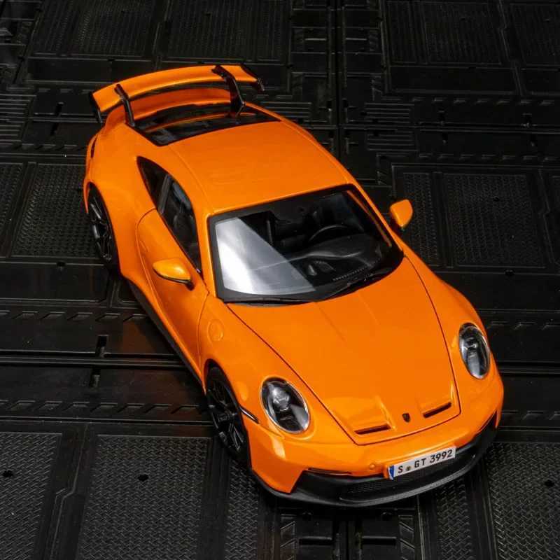 Bburago 124 Porsche 911 GT3 Alloy Luxury Vehicle Sports Car Model Suitable for Collection and Can Be Given A Gift To Children J251129