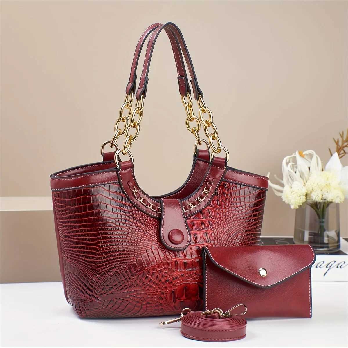 Designer Luxury Bags For Women Crocodile Pattern Gold Chain Bucket Bag With Snake Hardware Wild Shoulder Crossbody Handbags 2025 K251128
