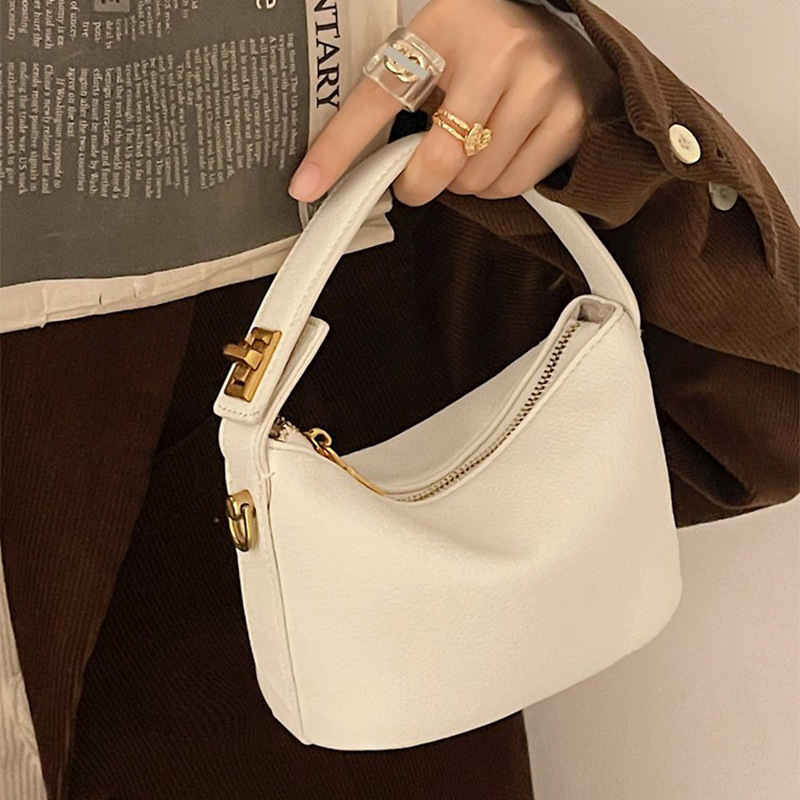 Free Shipping Design High Sense Bag Female Black Crossbody Bag Small Bag New Simple Soft Leather Handbag For Women 2025s hot
