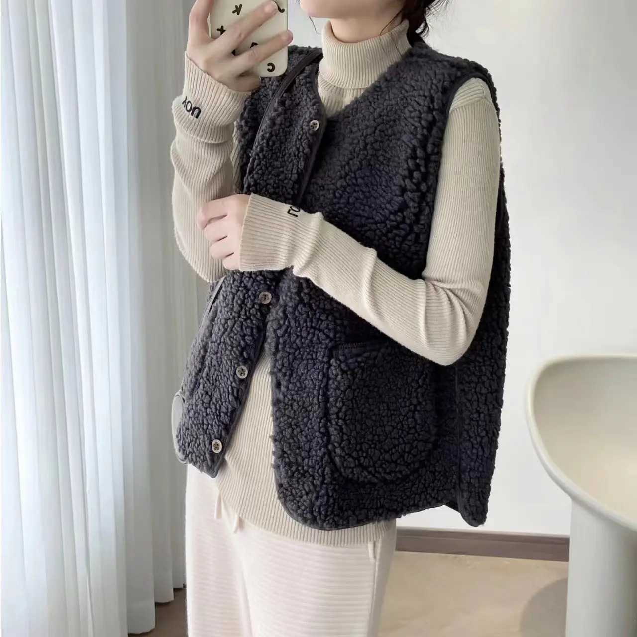 Korean Style Autumn Winter New Fashion Womens Solid Color V-neck Sleeveless Single-breasted Wool Jacket Female Vests ClothesT251129