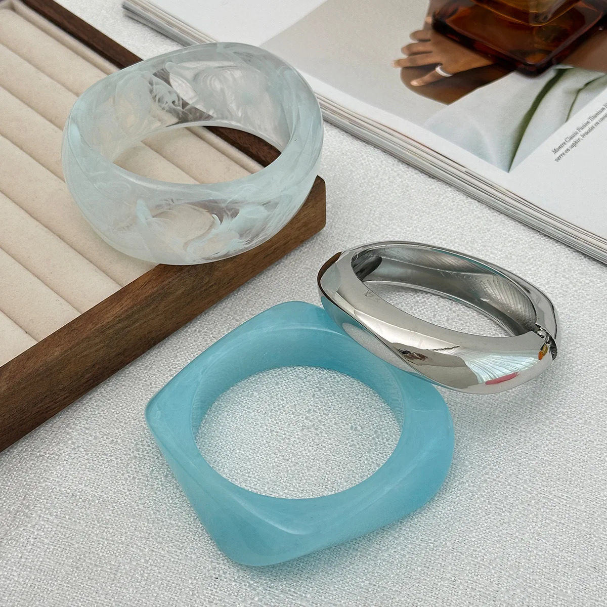 Vintage Punk Blue White Thick Resin Acrylic Smudging Bangles Geometric Irregular Wide Cuff Bangle Bracelet For Women Men Jewelry 251129