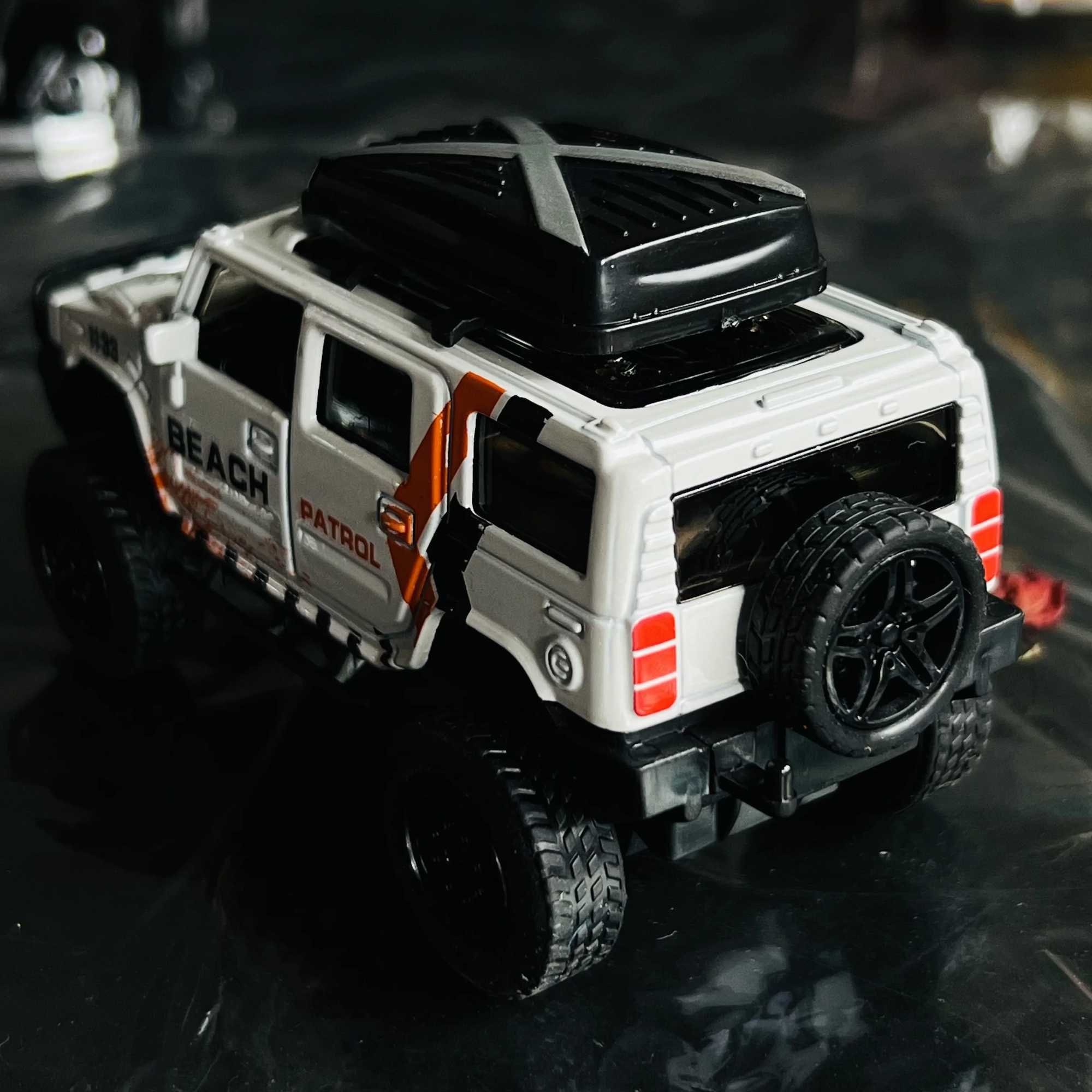 Super handsome gift off-road vehicle alloy car model childrens toy door opening car model gift ornament J251129