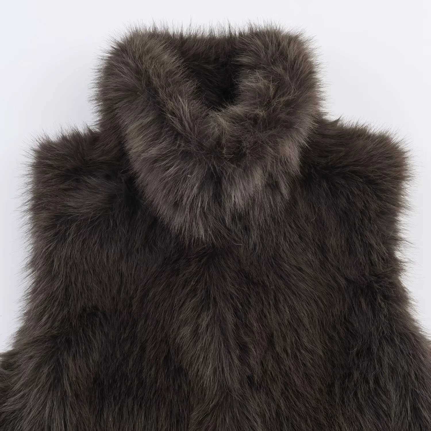 2025 autumn new womens clothing sweet and fashionable high neck faux fur effect sleeveless standing collar vestT251129