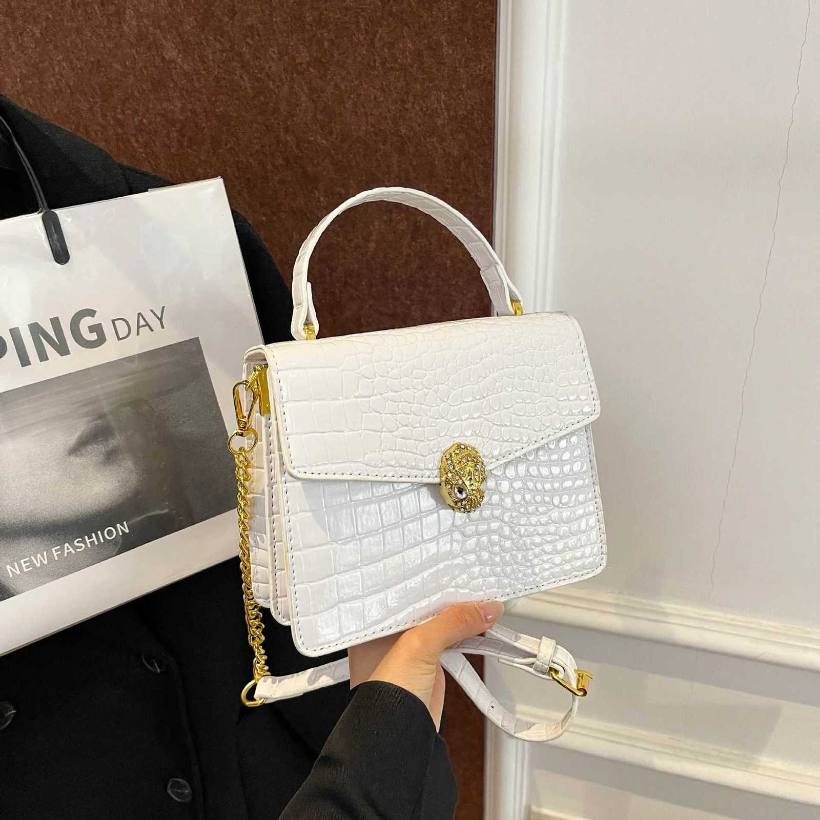 2025 Crocodile-Embossed Chain Bag - Crossbody/Handheld Multi-Way Purse Elegant Womens Handbag K251128