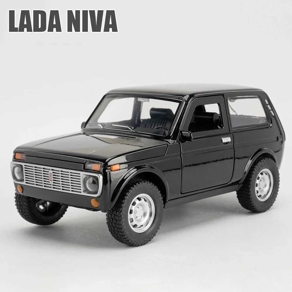 118 LADA NIVA Classic Car Model Alloy Car Diecasts Metal Toy Vehicles Car Model Simulation Sound and Light Collection Gift Boys J251129