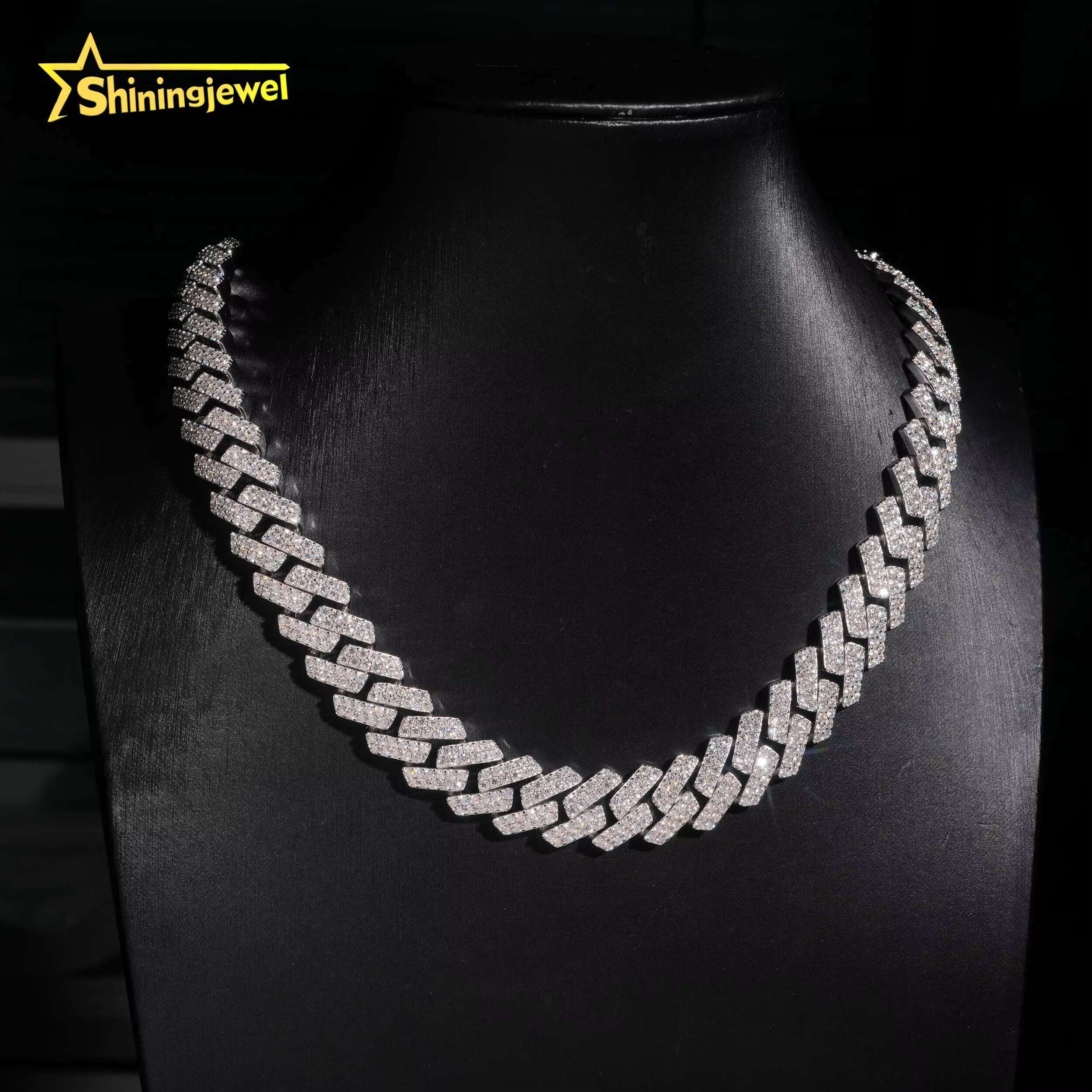 Vibrant Silver Toned 'Iced-Out' 16mm Moissanite Havana Style Chain for Trendy Accessory Lovers