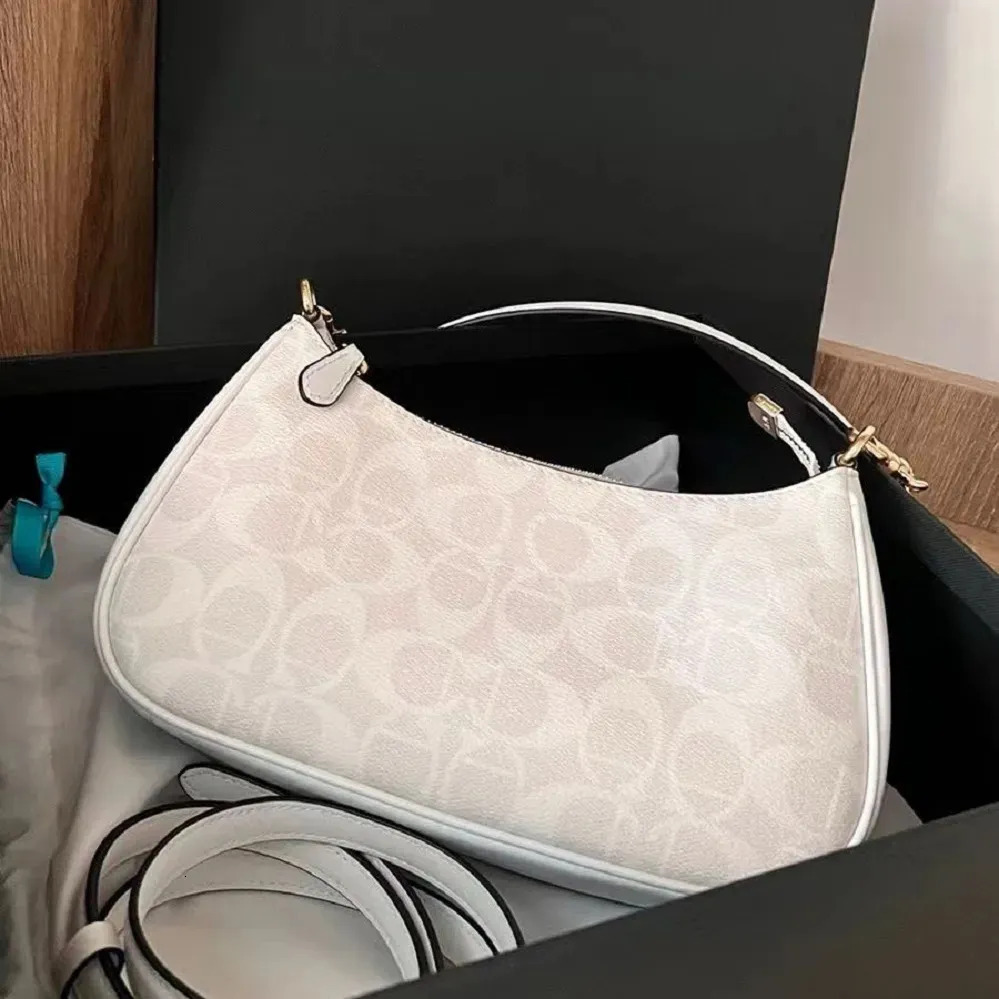 Fashion Designer Underarm Small Handbags Women Shoulder Bag Half-moon ladies Baguette Purse Chain Strap Croissant bags